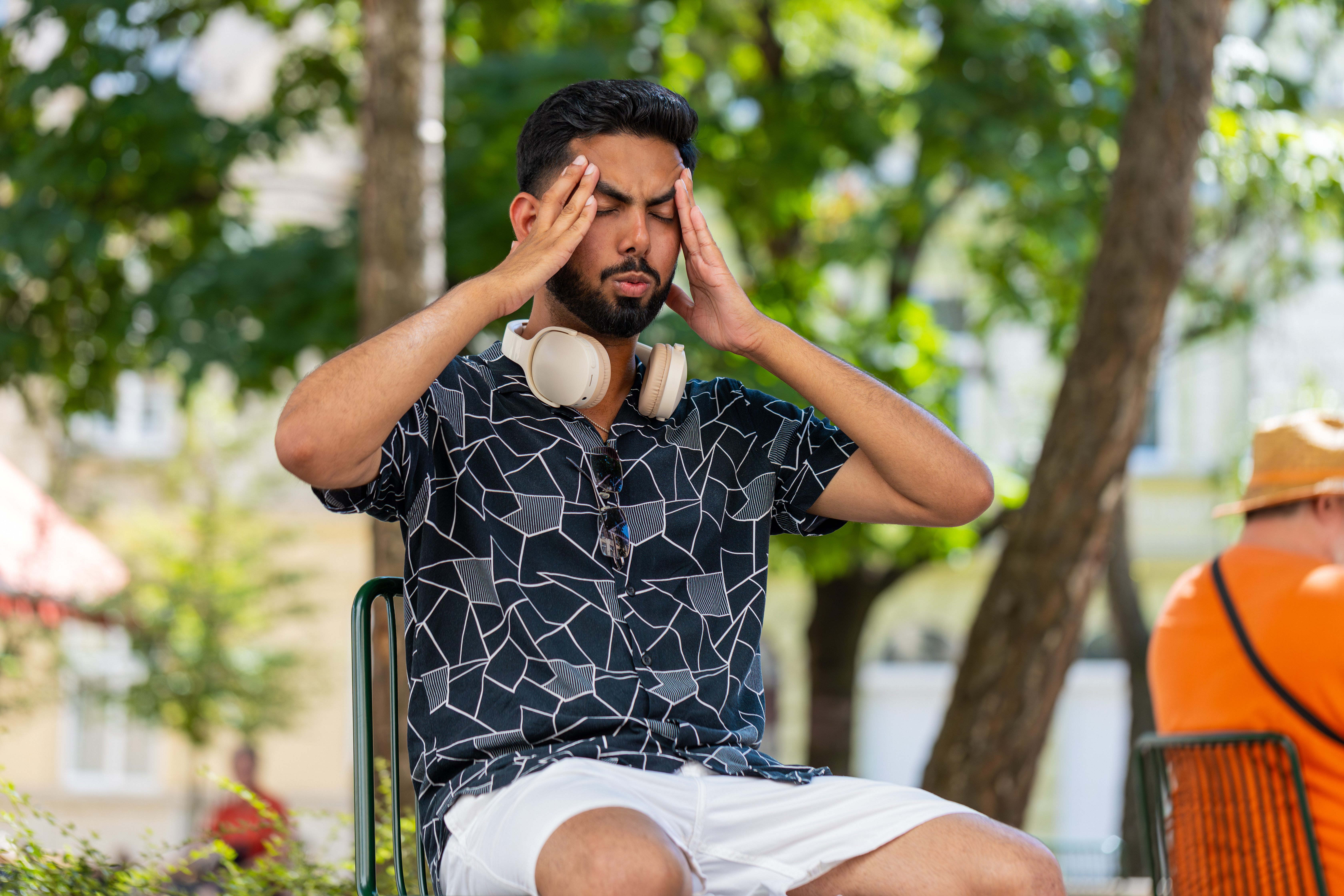 Why Do My Ears Hurt After Wearing Headphones?