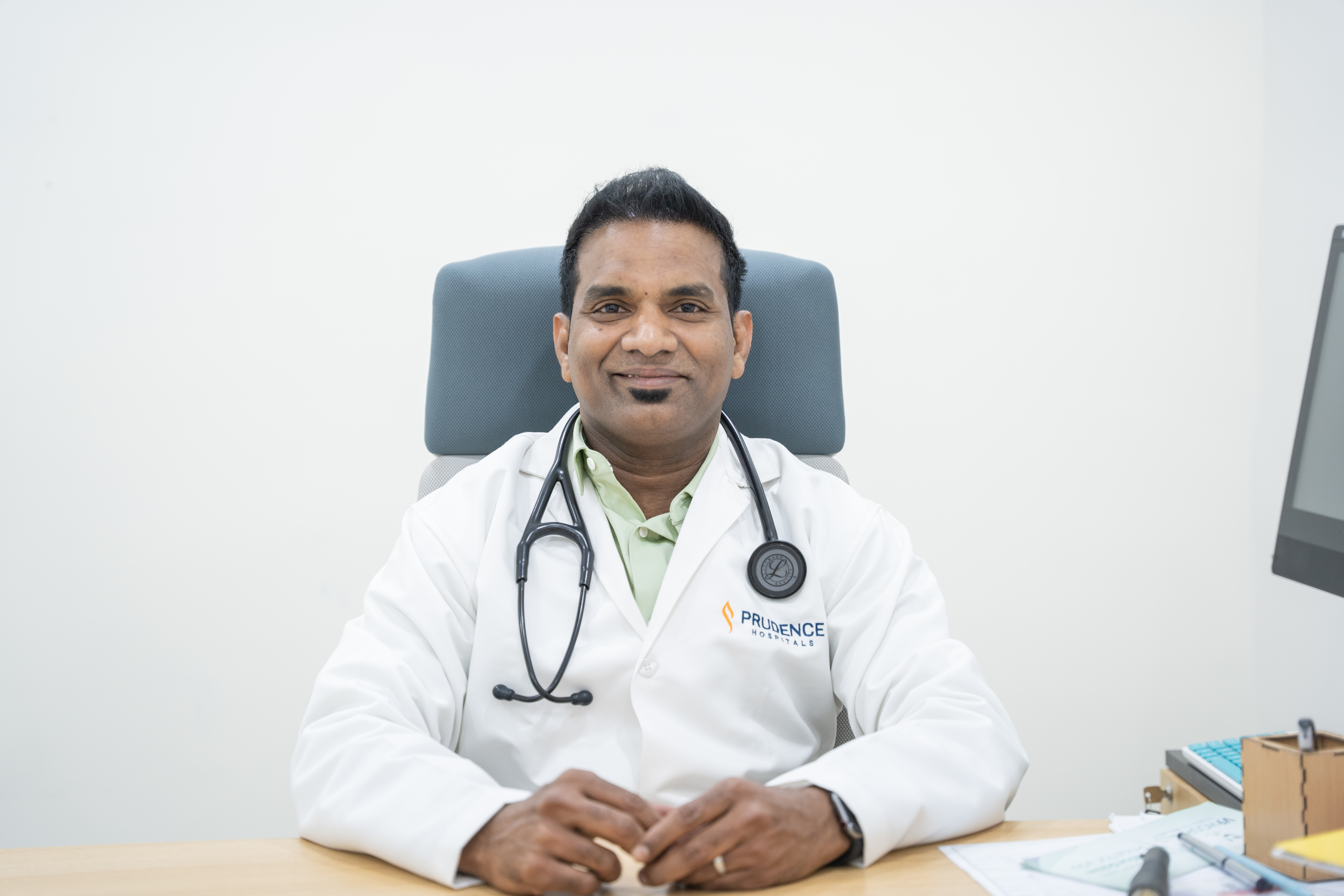 Dr . jakka Ravi 